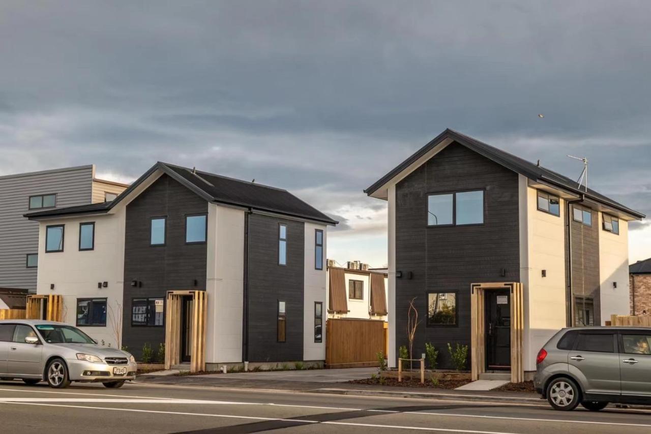 Close To Arena And One Kilometer From Railway Station Onsite Ev Car Park Christchurch Buitenkant foto