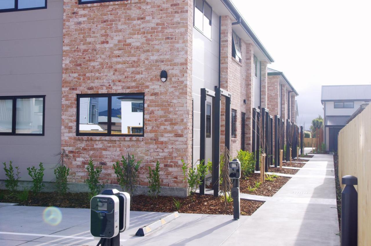Close To Arena And One Kilometer From Railway Station Onsite Ev Car Park Christchurch Buitenkant foto
