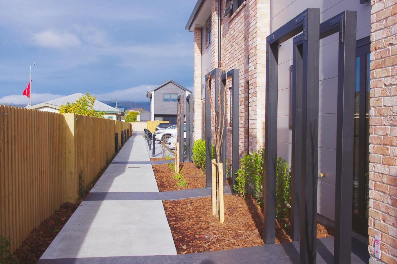 Close To Arena And One Kilometer From Railway Station Onsite Ev Car Park Christchurch Buitenkant foto